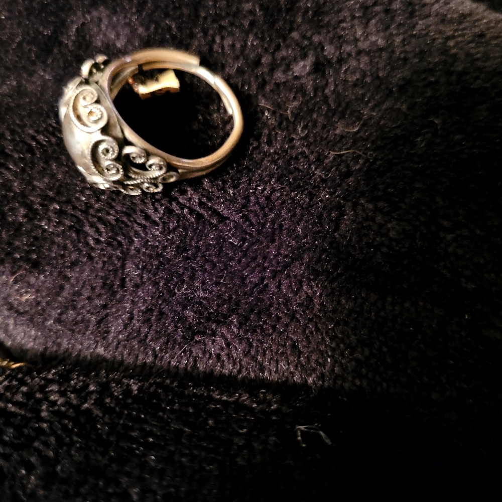 Vintage Boho Dome Ring. Size 8/expandable - Picture 3 of 5